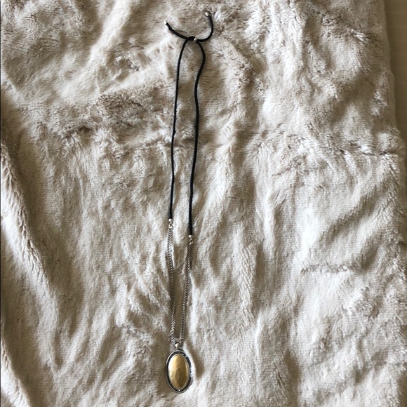 Pendant necklace with leather - Picture 3 of 3